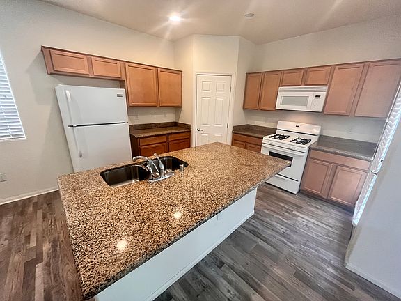 4th image of 7510 Salem Cross Ct
