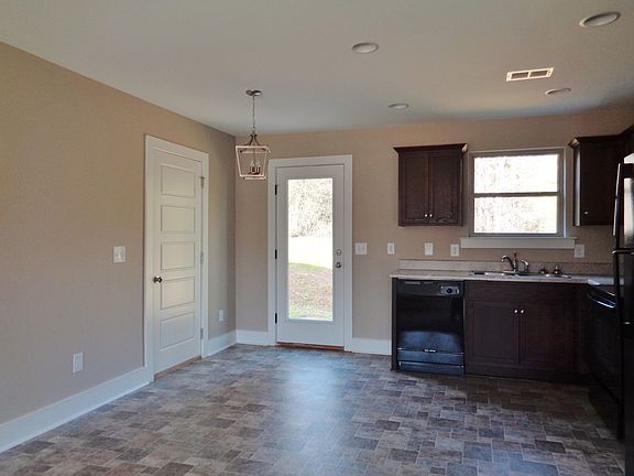 3rd image of 17686 Wallace Chapel Ln