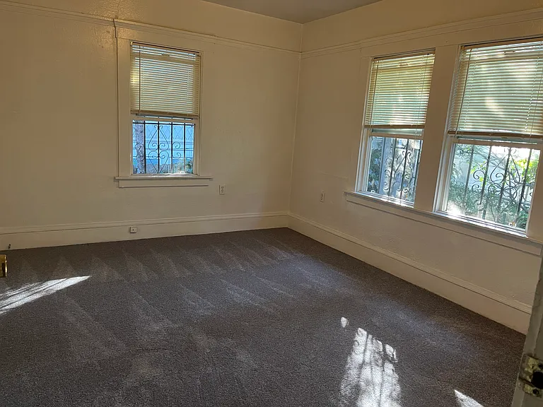 1943 8th Ave #1943 — Photo 3