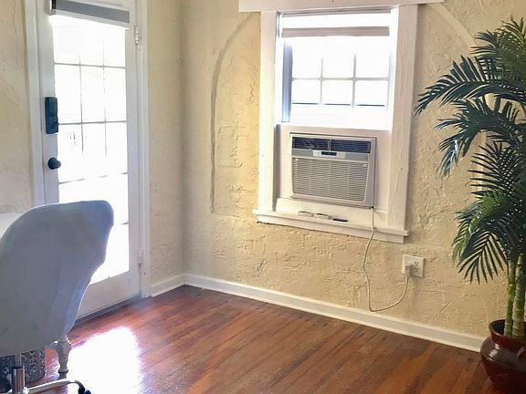 5th image of 253 Oleander Ave APT 6