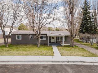 305 School St, Carlin, NV 89822