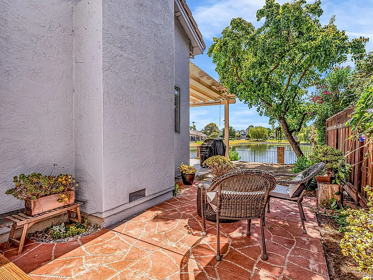 2435 Pinehurst Ct — Photo 53