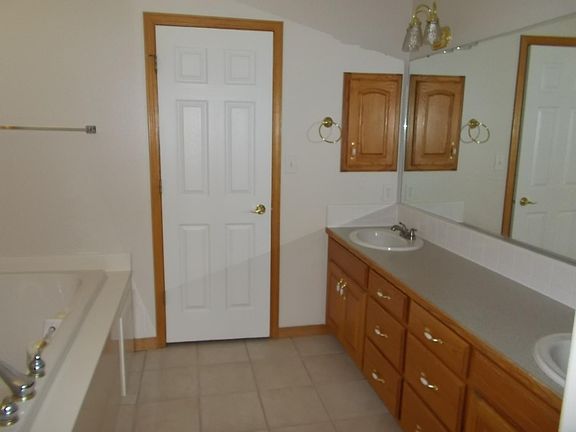 4th image of 217 Arden Dr