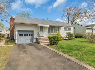 9-11 Arnot Pl #1X, Fair Lawn, NJ 07410
