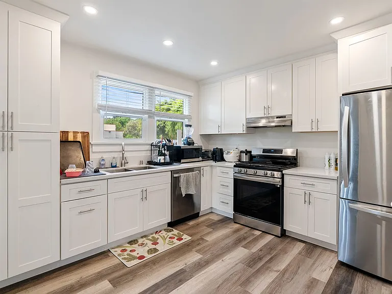 Modern Living: 8-Unit Apartment Building in the Heart of Downtown San Luis Obispo — Photo 41