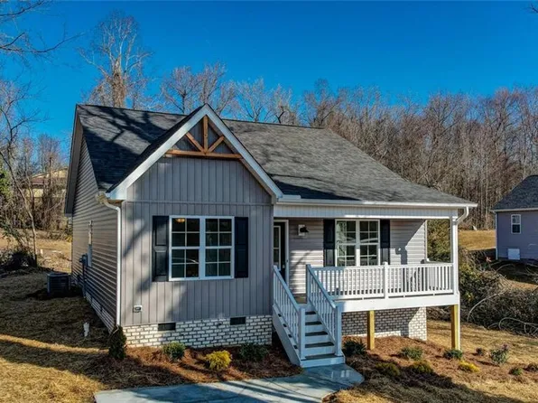 415 Park Ln, Reidsville, NC 27320