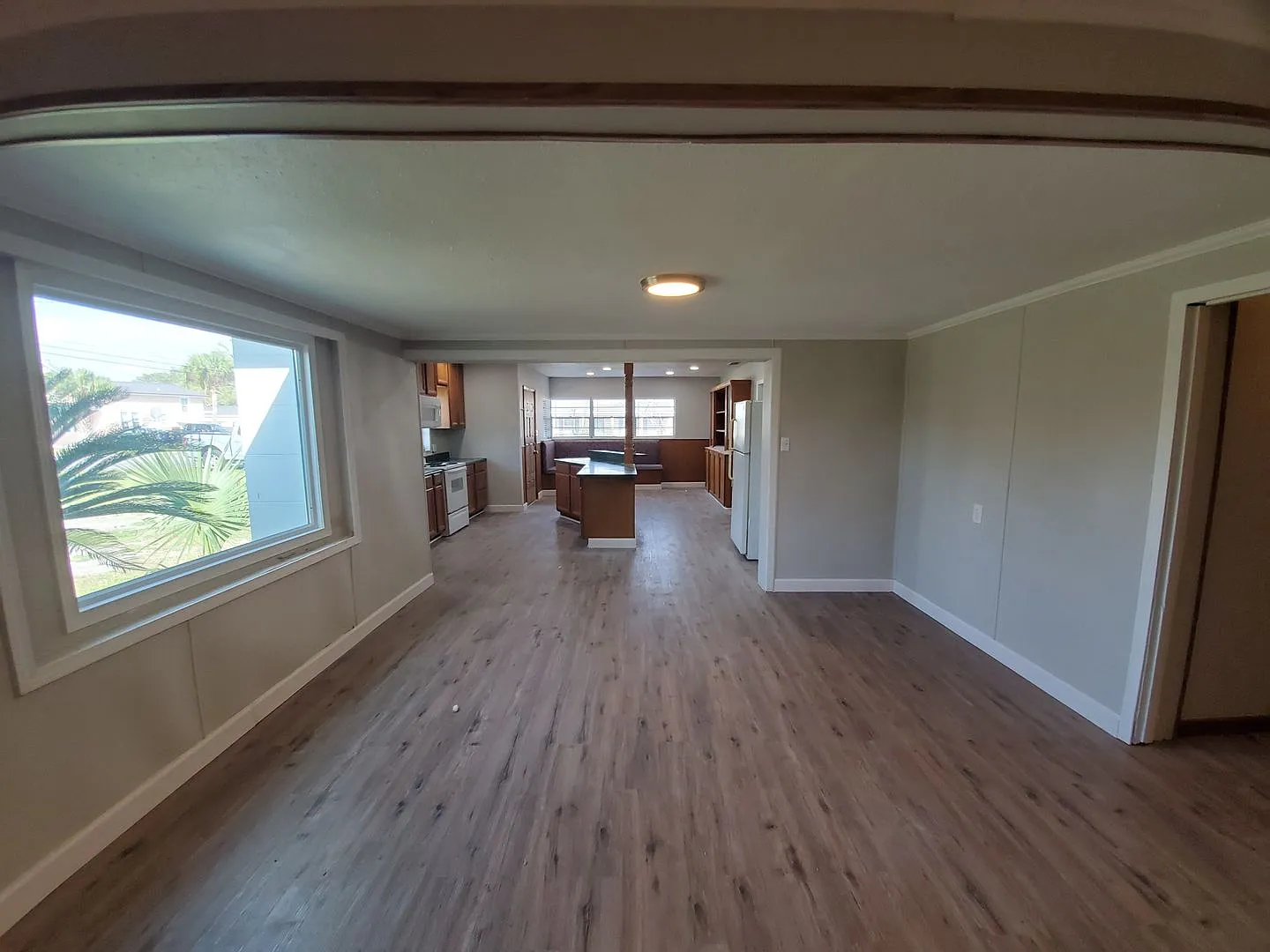 St. Andrews Charmer! 5 BR/2BA Home — Photo 4