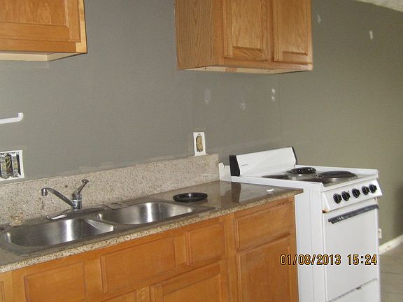 4th image of 135 Armstrong St