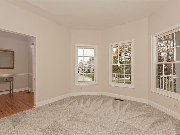 5th image of 5422 Wilshire Park Dr