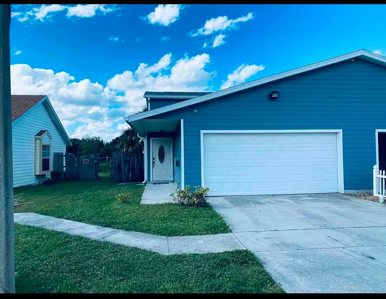 3 bed, 1291 sqft, $1,999 — Photo 1