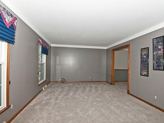 3rd image of 4102 Ascot Ct