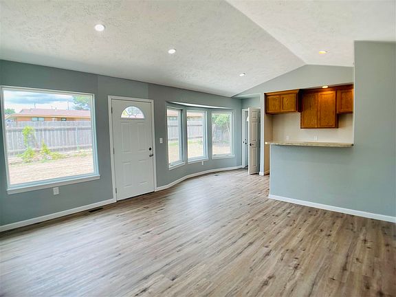 4th image of 1601 Mulberry Cir