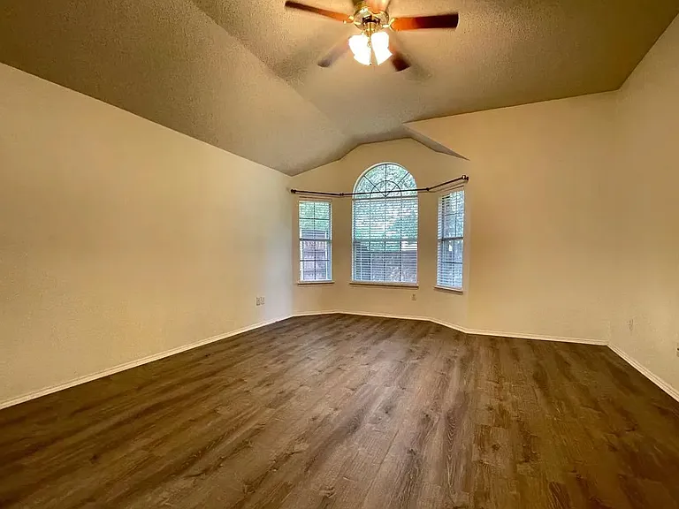 5106 Springflower Dr — Photo 18