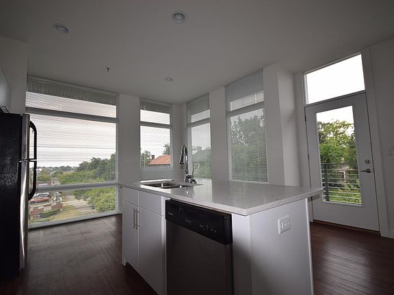 3rd image of 414 E Capitol Ave APT 320