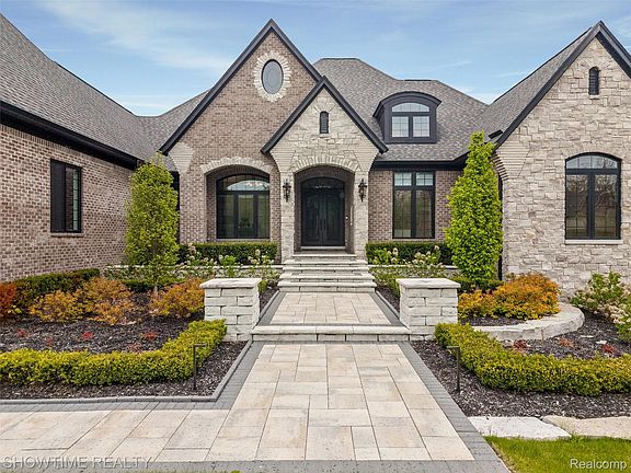 4th image of 4805 Woodland Hills Dr