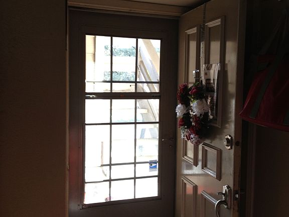 Front door - locking screen