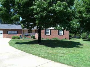 431 Island Point Rd, Starr, SC 29684