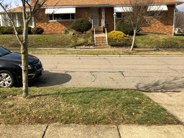 2213 Daniels Ave, Akron, OH 44312