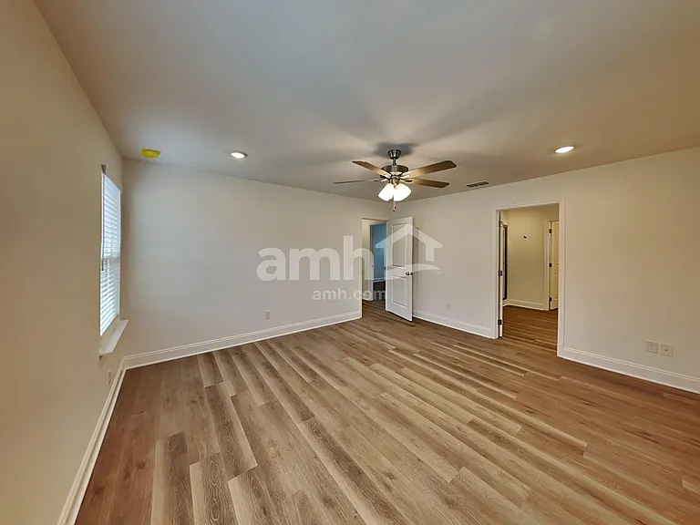 220 Argea Dr — Photo 10