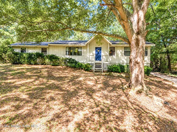 206 Brookside Dr, Alexander City, AL 35010