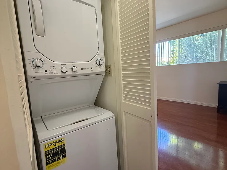 4950 Louise Ave #105 — Photo 17