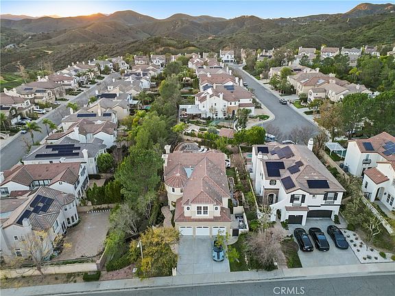 5th image of 907 Deerhill Rd