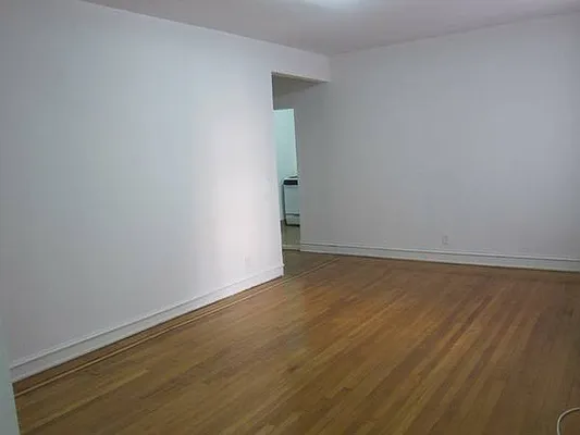 Rented by Realty 2000 Corp | media 8