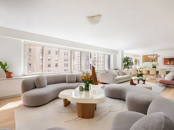 900 Park Avenue 7ABCE image 1 of 16