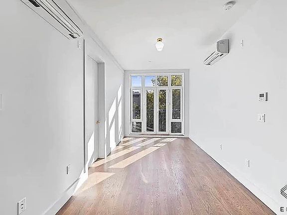 4th image of 163 Graham Ave #2G