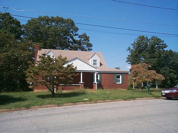 2nd image of 111 Woodlawn Hts