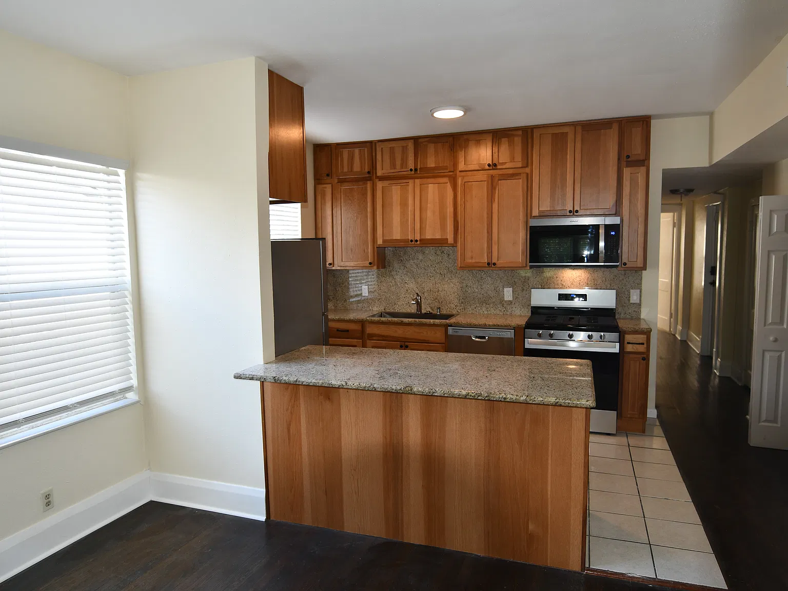 2 bed, 980 sqft, $2,275 — Photo 3
