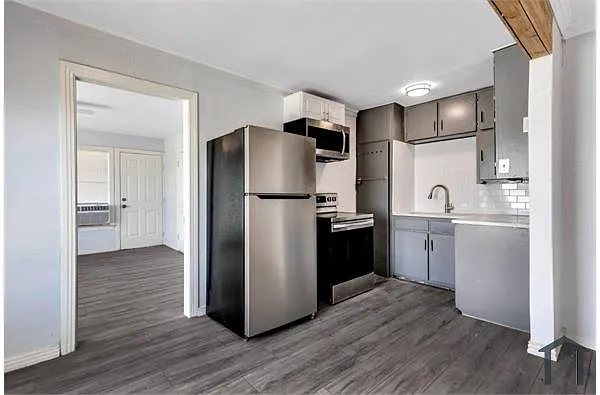 Building Photo - 305 N Robinson St #C