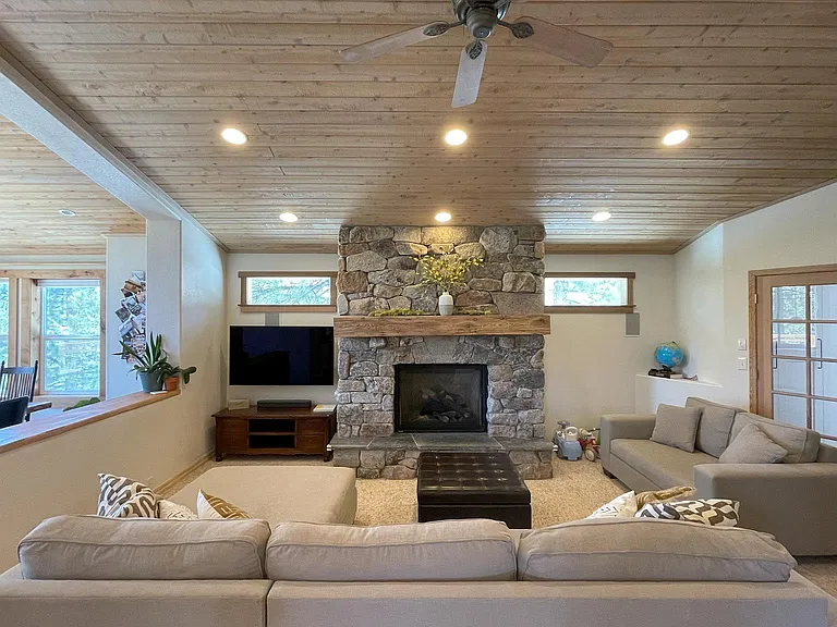 13049 Hillside Dr — Photo 6