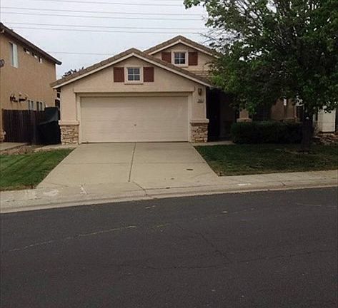 3rd image of 203 Dahlia Ct