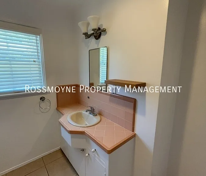4413 Ledge Ave — Photo 9
