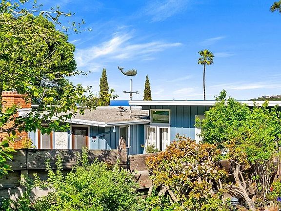 3rd image of 2820 Hidden Valley Rd