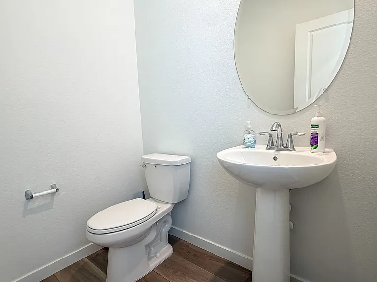 239 Adams St — Photo 10