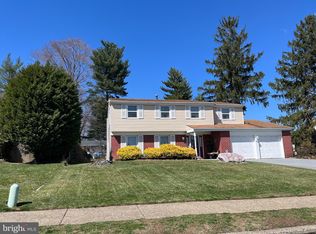 5869 Griscomb Dr, Bensalem, PA 19020