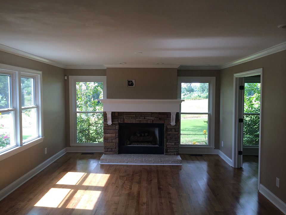 2nd image of 35 Vine Hill Rd