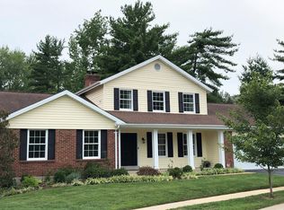 14202 Dinsmoor Dr, Chesterfield, MO 63017