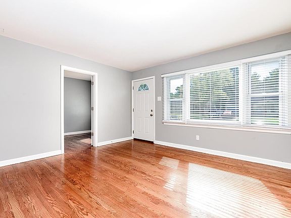 4th image of 145 Saint Anthony Ln