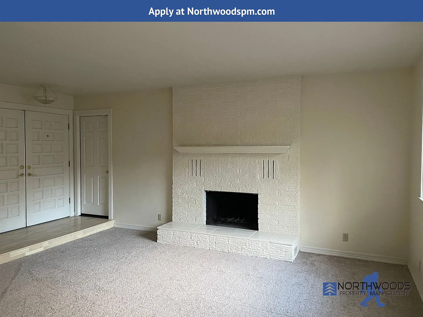 Nice 3 Bedroom 2 Bath Home in Quiet Neighborhood — Photo 4