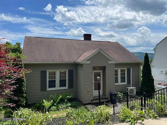 1st image of 2347 Hillside Ave