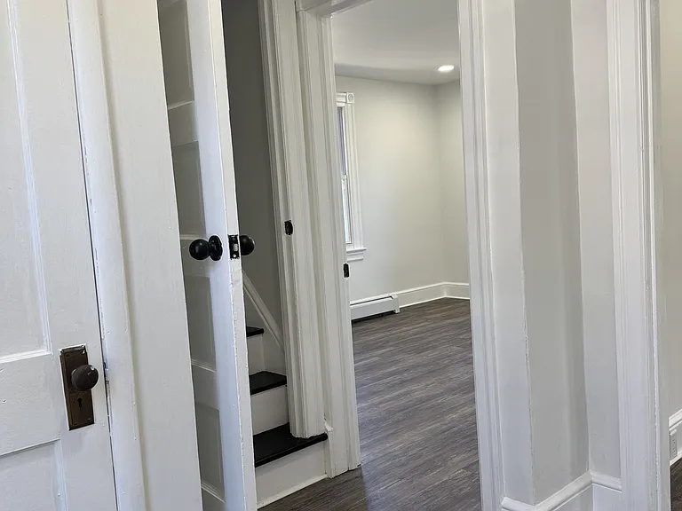 517 Bentley Ave — Photo 16