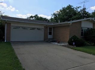 370 Hiawatha Dr, Elkhart, IN 46517