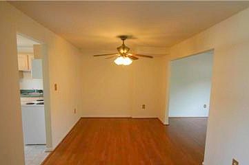 Dining room w/Hardwood Floor