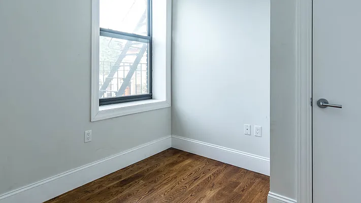Rented by Nooklyn NYC LLC | media 59