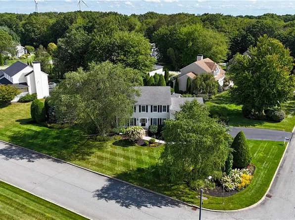10 Jay Ct, Cranston, RI 02921