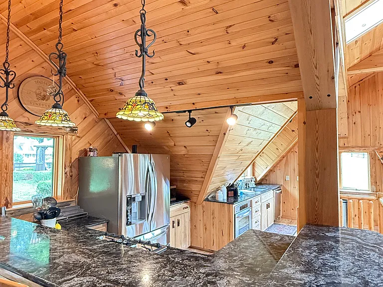 555 W Purchase Rd — Photo 5