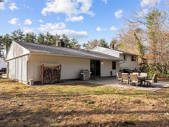 3rd image of 90 Helena Rd
